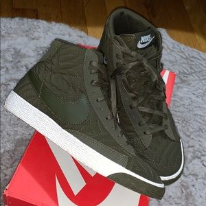 Nike high top green tennis sneakers